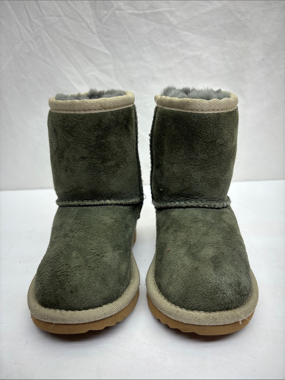 UGG Kids Plush Lined Green Winter Boots, SZ 7 baby’s, box 83